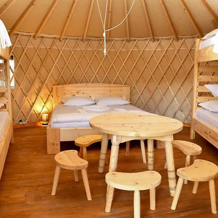 юртов лагер наедно Campingplatz Neofit Rilski