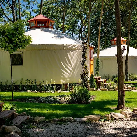 Campingplatz юртов лагер наедно