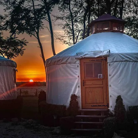 юртов лагер наедно