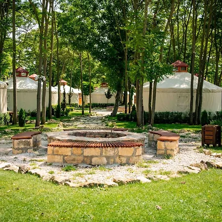 юртов лагер наедно Campingplatz Neofit Rilski