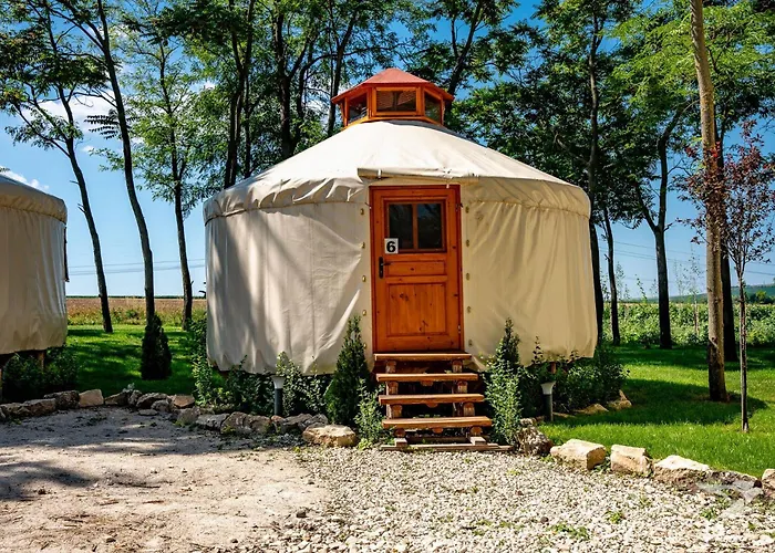 юртов лагер наедно Neofit Rilski