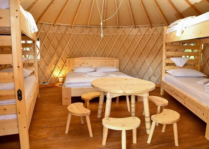 юртов лагер наедно Campingplads Neofit Rilski